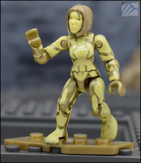 HALO MEGA CONSTRUX GOLD AI CORTANA MINI FIGURE GYG61 20TH ANNIVERSARY