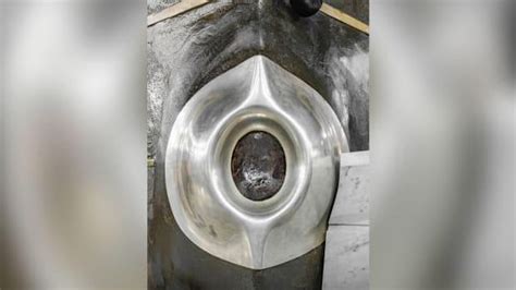 Untuk Pertama Kalinya Semua Mata Dunia Melihat Hajar Aswad Dari Jarak