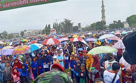 Ribuan Warga Cilacap Ikuti Jalan Sehat Gebyar Muktamar Muhammadiyah