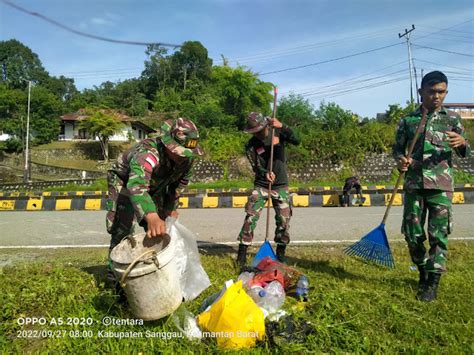 Sambut Hut Tni Ke Satgas Pamtas Yonif Gty Melaksanakan Karya Bakti