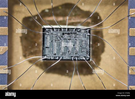 Hard Disk Drive Silicon Chip Integrated Circuits Chip With Connecting