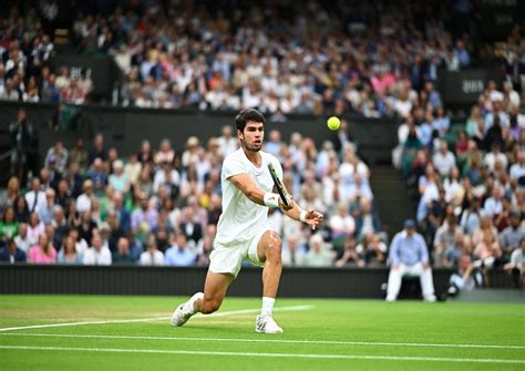 Carlos Alcaraz Novak Djokovic Pronóstico y Apuestas Final Wimbledon