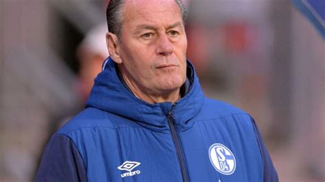 Clemens T Nnies Friedhelm Funkel Co Bitten Um Vergebung F R Schalke