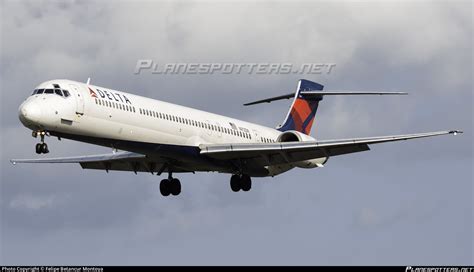 N Dn Delta Air Lines Mcdonnell Douglas Md Photo By Felipe