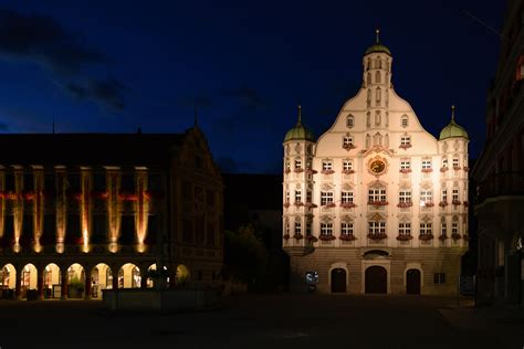 Memmingen Marktplatz mit dem Rathaus und Steuerhaus, Germany