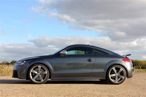 Audi TT RS Review (2009 - 2014) | Parkers