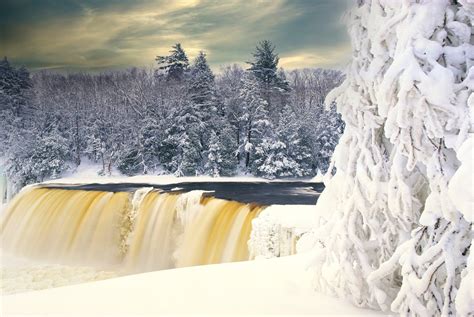 Taquamenon Falls In Winter Jim Zuckerman Photography Photo Tours