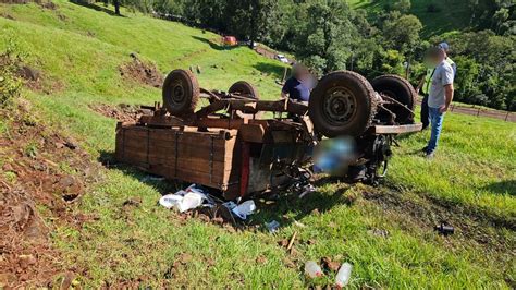 Mulher Morre Em Acidente Carreta Agr Cola No Oeste Der Luiz Not Cias