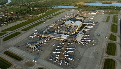 Map of MN's MSP Airport: Restaurants, lounges, bathrooms and more