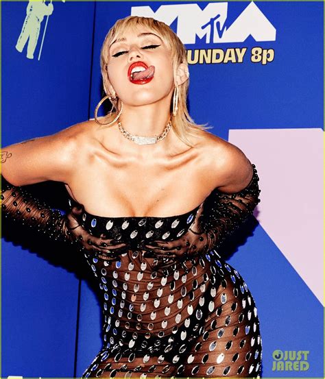 Photo: miley cyrus mtv vmas 2020 02 | Photo 4479172 | Just Jared