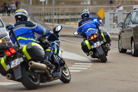 Un Motard De La Gendarmerie Meurt Percut Par Une Voiture Lors D Un