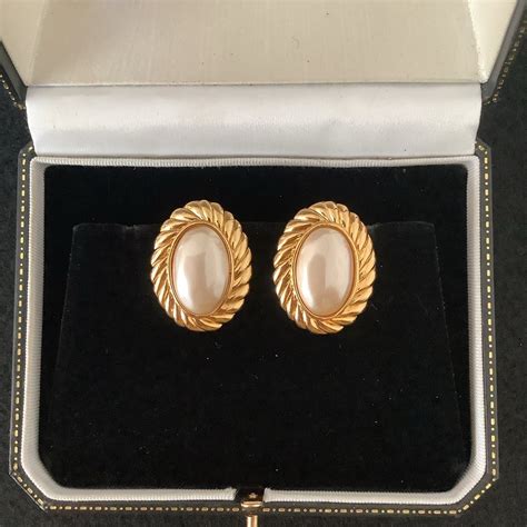 Vintage Carolee Faux Mabe Pearl Clip On Earrings Gem