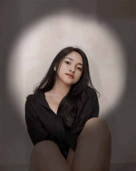 Cantik Abis Ini Dia Potret Artis Tiktok Selma Contana Yang Disebut