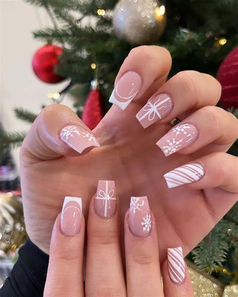 𝐆𝐈𝐀𝐍𝐆𝐒 𝐍𝐀𝐈𝐋𝐒 on Instagram White for Christmas whitenails