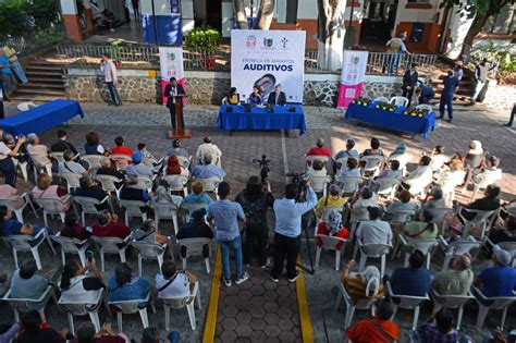 Entrega Luz Mar A Zagal Presidenta Del Dif Cuernavaca E Integrantes Del