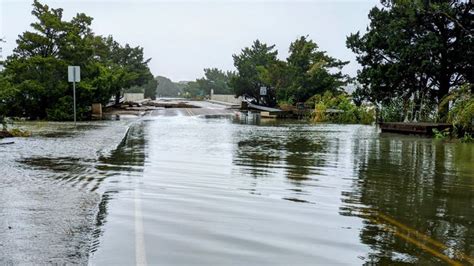 Part of iconic Pawleys Island pier washed away by Ian's fury in South ...