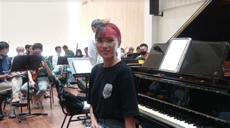 Gaet Isyana Sarasvati Konser Simfoni Untuk Bangsa Padukan Lagu Daerah