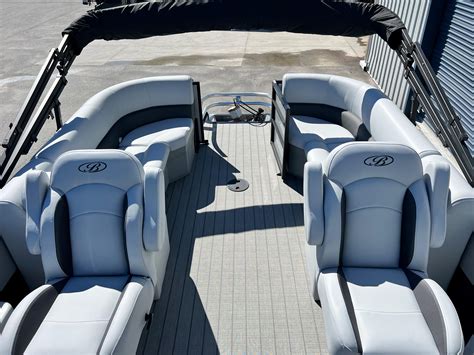 New 2024 Bentley Pontoons Legacy 220 Navigator 34772 Saint Cloud Boat Trader