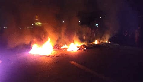 Manifestantes Queimam Pneus E Interditam Dutra Por Uma Hora Em