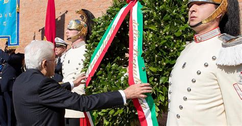 Anniversario Porta San Paolo Mattarella Depone Due Corone D Alloro