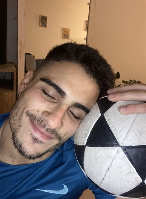 Warning: this selfie may cause excessive smiling and crushes : r/cuteguys