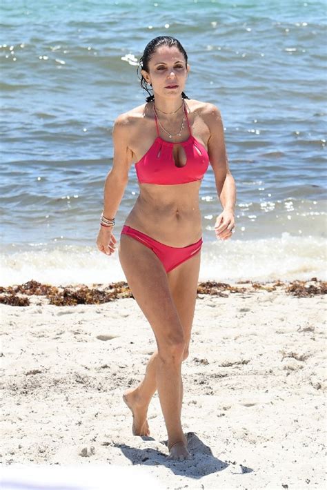 Bethenny Frankel In A Pink Bikini Beach In Miami Celebmafia