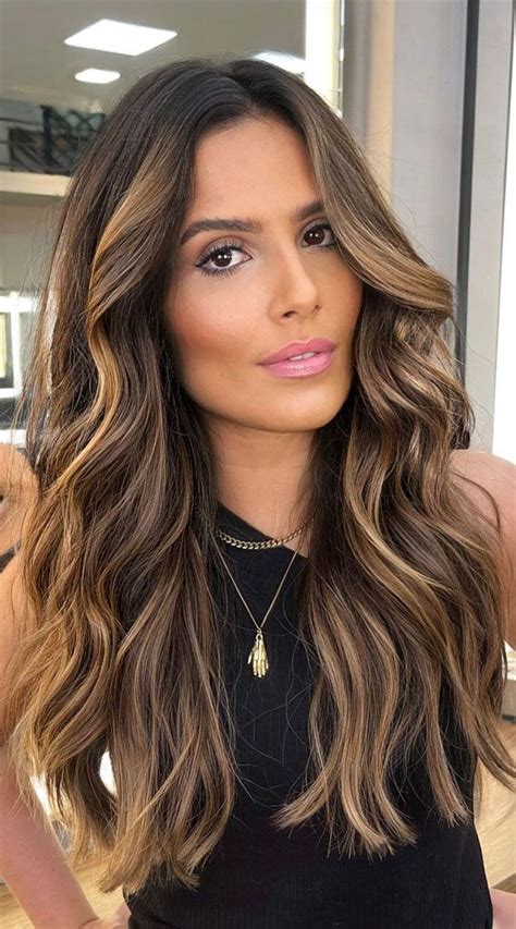 49 Autumn 2022 Hair Colour Trends Brunette With Honey Highlights Hair Color Trends Beige