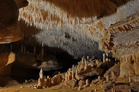 Les grottes préhistoriques Fédération Française Tourisme Souterrain