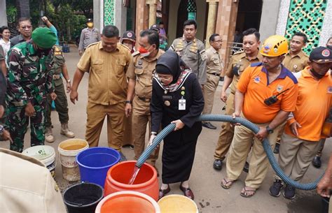 Infopublik Distribusikan Bantuan Air Bersih