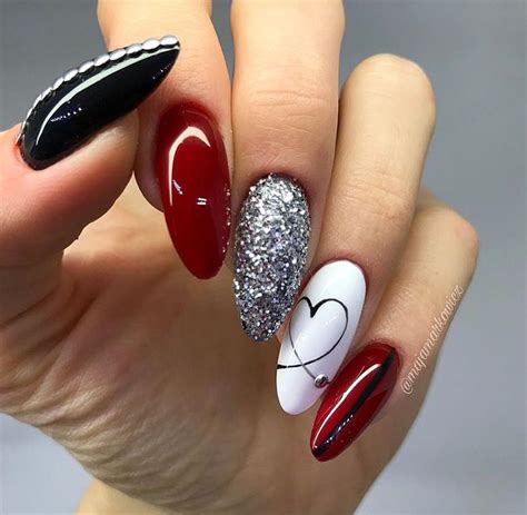 Pin By Lara Hansen On Manicure Ideas Diy Valentine S Nails Heart