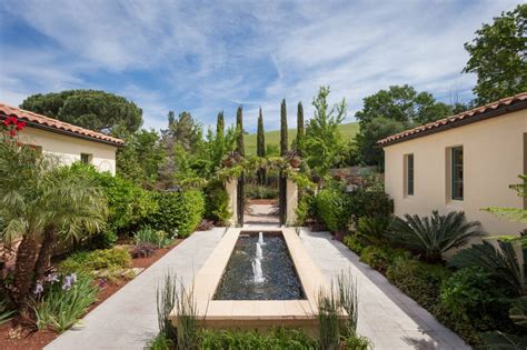 Refreshing Mediterranean Landscape Designs For A Blissful Garden