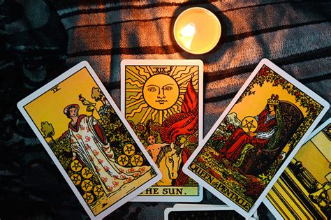 O Que é Tarot E Como Funciona Astrologia E Tarot Por Tici Vitoria