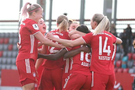 Fc Bayern Munich Frauen Make Huge Statement With 4 1 Win Over Wolfsburg Bavarian Football Works