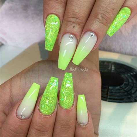 Pin By Junie Porter On Green Acrylic Nails Green Nail