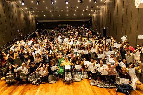 Programa Start forma 66 jovens para o mercado de trabalho Diário da Manhã