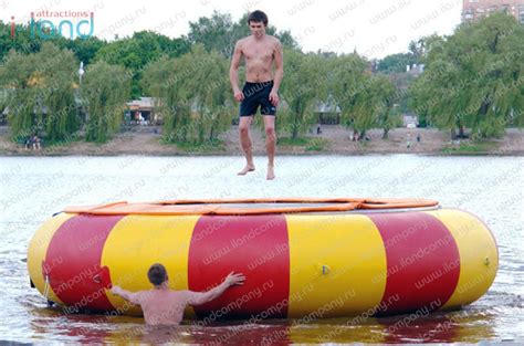 Водный батут, купить надувной аттракцион круглый батут на воде, диаметр ...