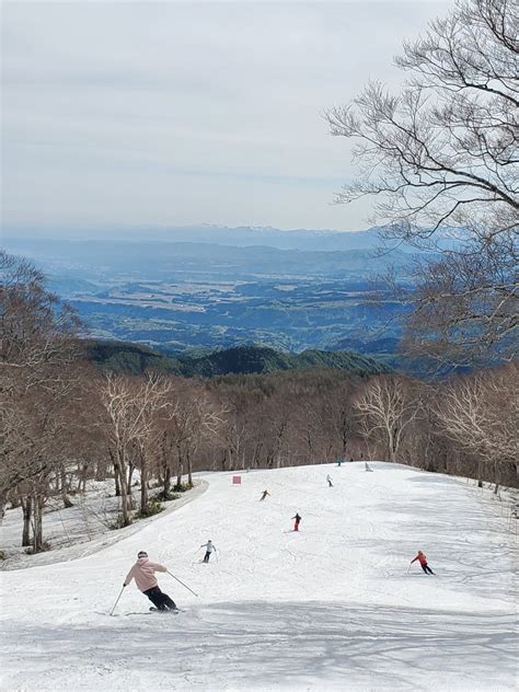 野沢温泉スキー場 ナスキー On Twitter Gwいかがお過ごしでしょうか？ 10時頃の野沢温泉スキー場やまびこエリアの状況は天候