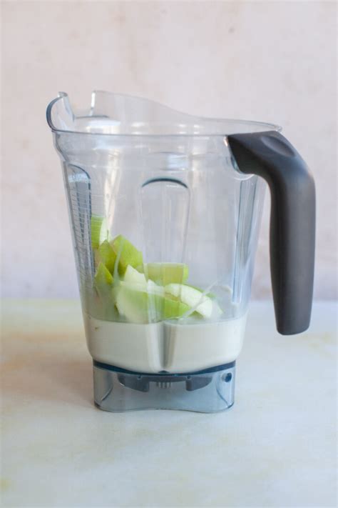 Easy Green Apple Smoothie (5 Ingredients!) - Joyfully Mad