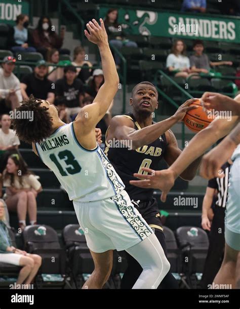 New Orleans Usa Th Feb Tulane Green Wave Guard Tre Williams