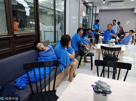 Search continues for dozens of missing Chinese tourists after Thai boat