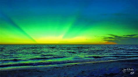 The very hard to see "Green Ray" during the sunset. Tampa, Florida : r ...