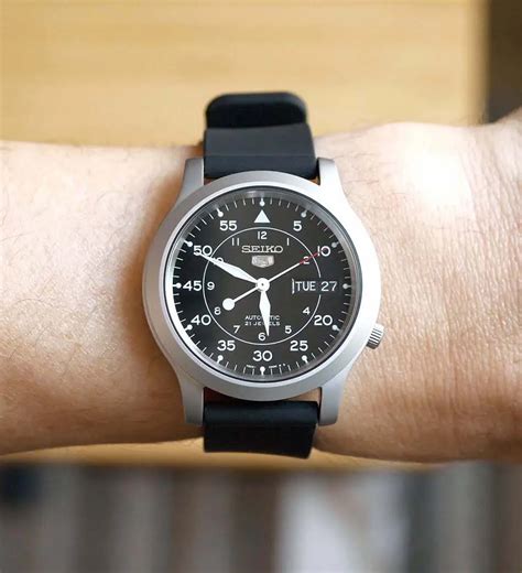 Best Rubber Watch Straps To Buy In The Modest Man