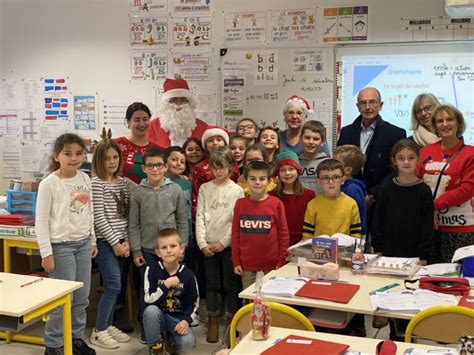 Des cadeaux pour noël Mairie de Rouxmesnil Bouteilles