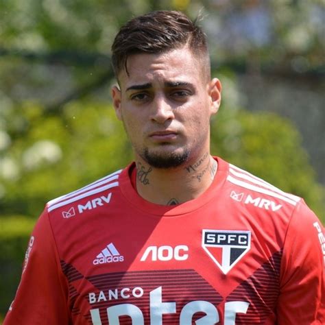 Spnet São Paulo Já Suspendeu Contrato Com Jogador Acusado De Agressão