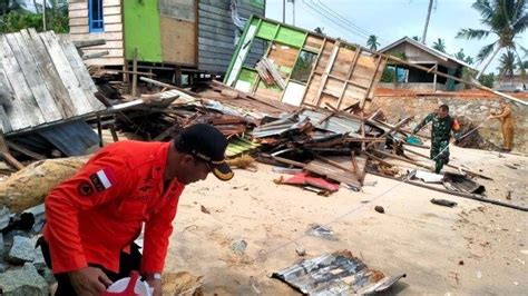 Rumah Warga Natuna Ini Ambruk Dampak Cuaca Ekstrem Tribunbatam Id