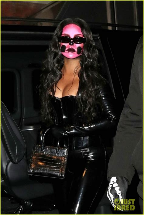 Rihanna Is A Sexy Spooky Skull Diva For Halloween Photo 4173851