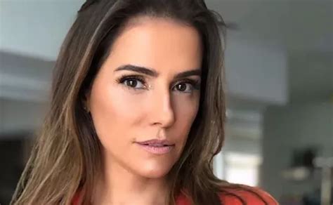 Deborah Secco Desafia A Censura Ao Posar Completamente Nua E Choca Os