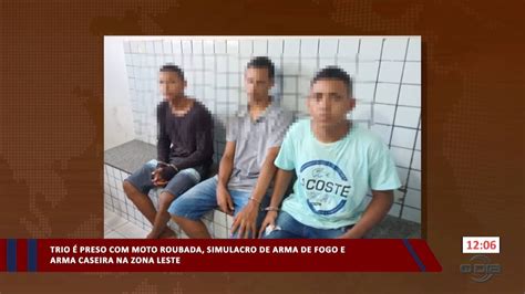 Trio é preso moto roubada simulacro de arma de fogo e arma caseira