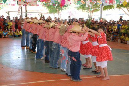 Festa Julina Re Ne Alunos Da Reme Prefeitura Tr S Lagoas