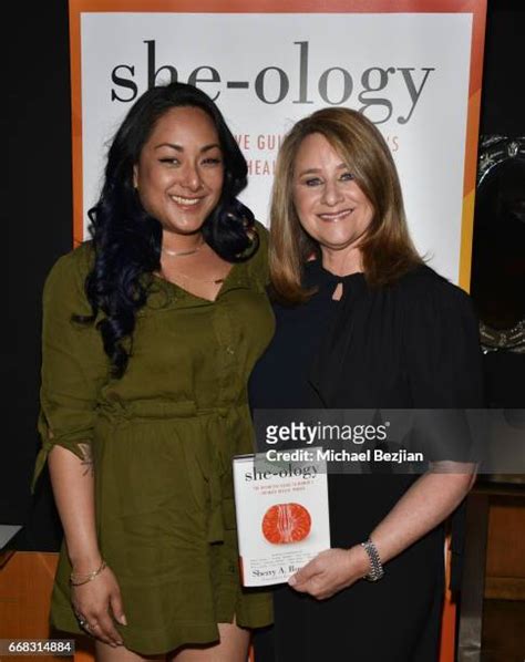 Dr Sherry A Ross She Ology Book Launch Event Photos Et Images De Collection Getty Images